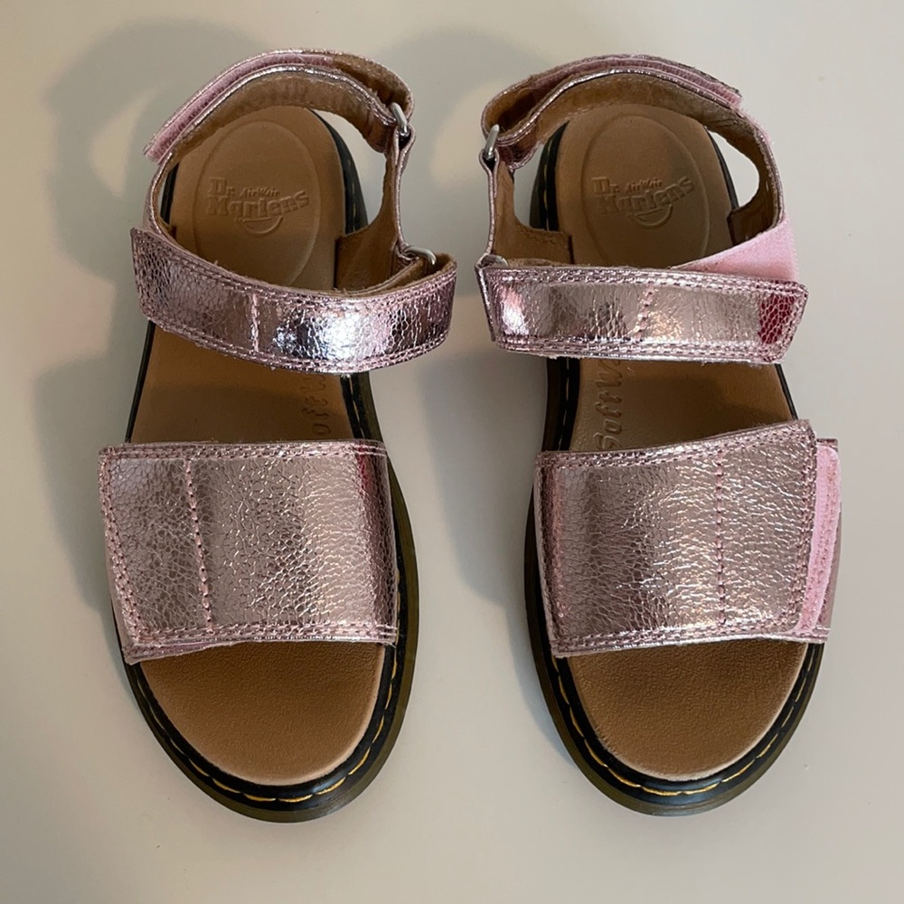 DR MARTENS GIRLS PINK METALLIC SANDALS SIZE 4